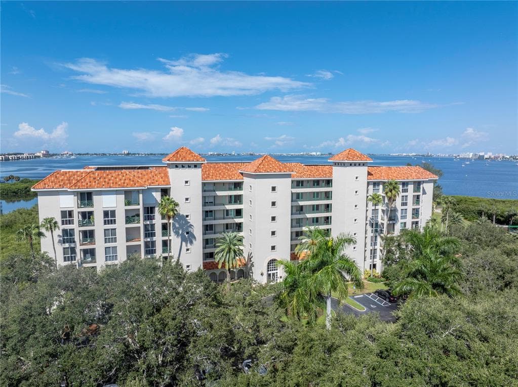 4780 DOLPHIN CAY LANE S UNIT 501 ST PETERSBURG, FL 33711