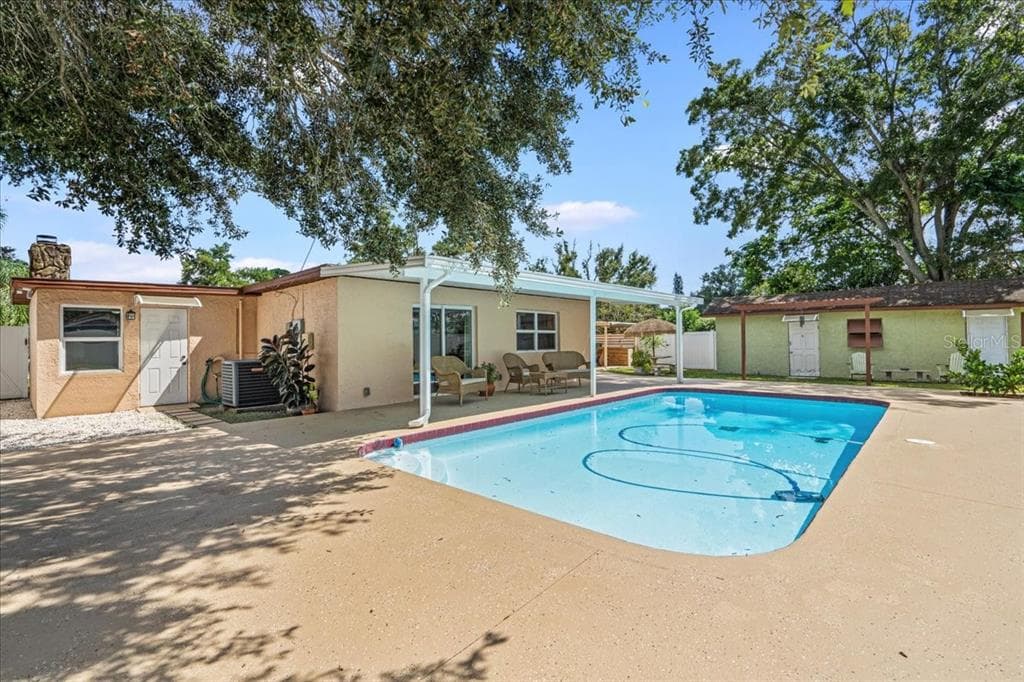 4602 N LINCOLN AVENUE TAMPA, FL 33614