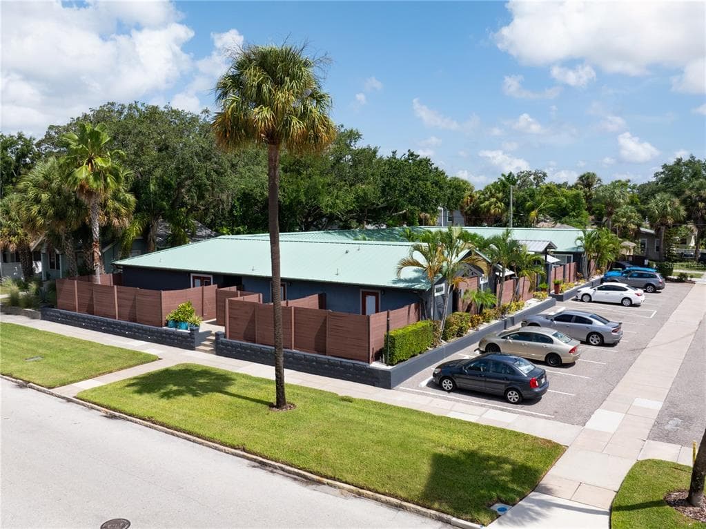 202 N FREMONT AVENUE UNIT 4 TAMPA, FL 33606