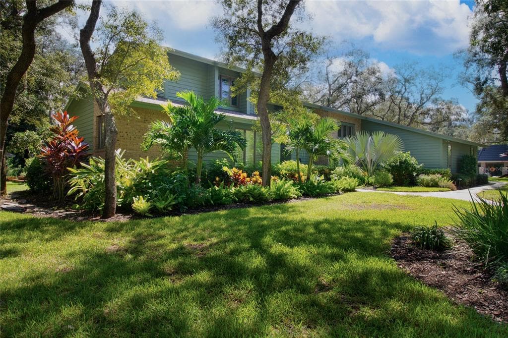 2415 BUTTERNUT COURT DUNEDIN, FL 34698