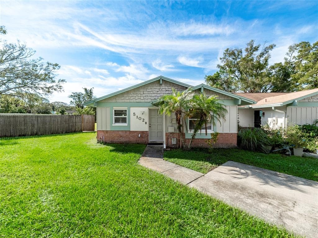 5102 LAWNTON COURT TAMPA, FL 33624