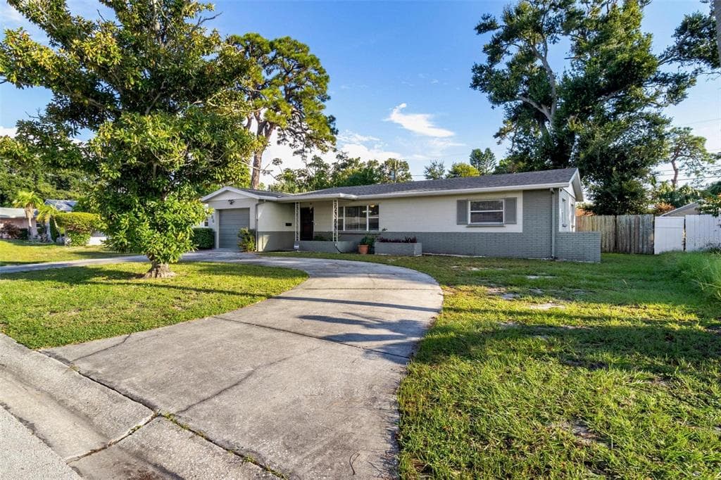 1366 62 PLACE S ST PETERSBURG, FL 33705