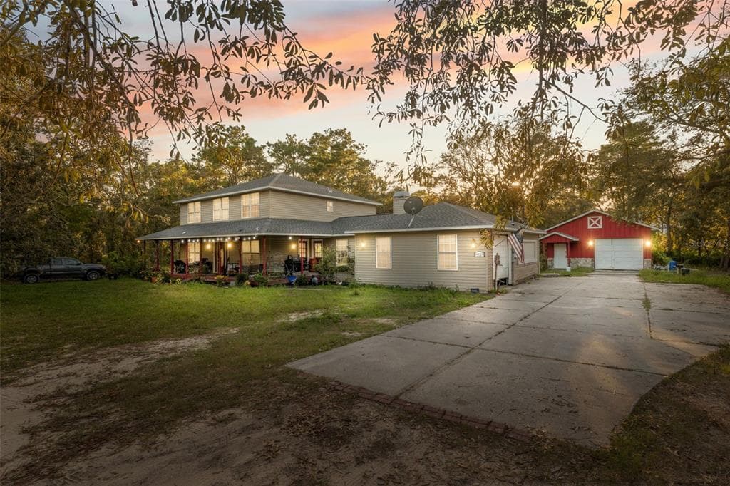 16129 MAGNOLIA WARBLER ROAD WEEKI WACHEE, FL 34614