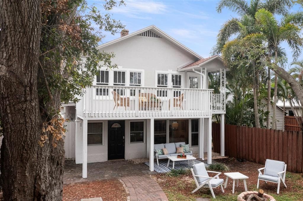 128 35TH AVENUE N ST PETERSBURG, FL 33704