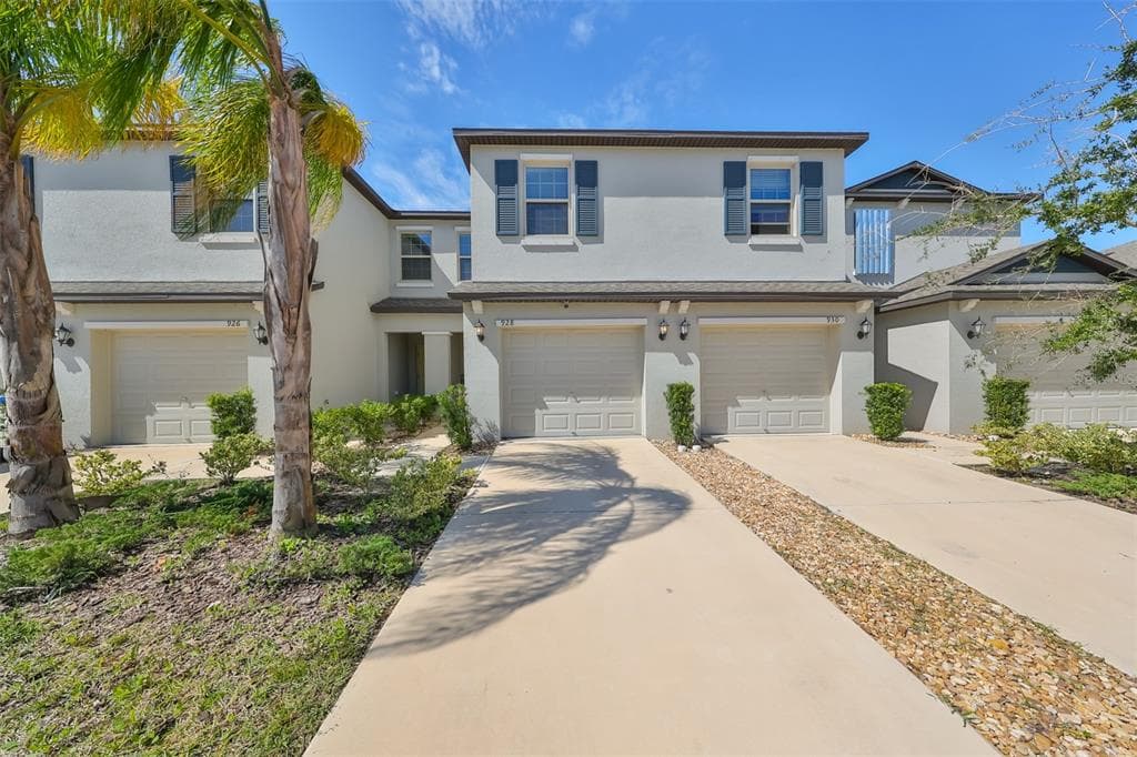 928 ROYAL EMPRESS DRIVE RUSKIN, FL 33570