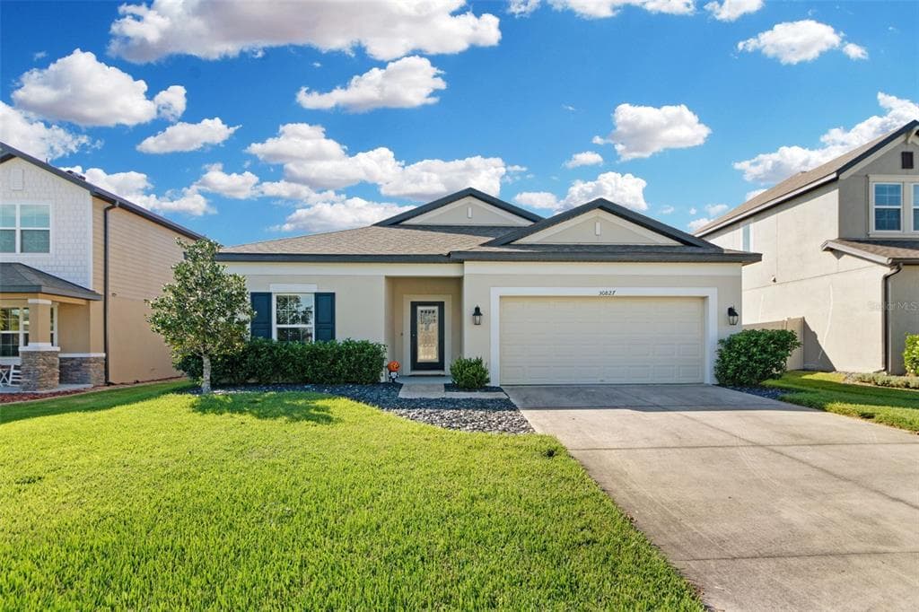 30827 PARROT REEF COURT WESLEY CHAPEL, FL 33545