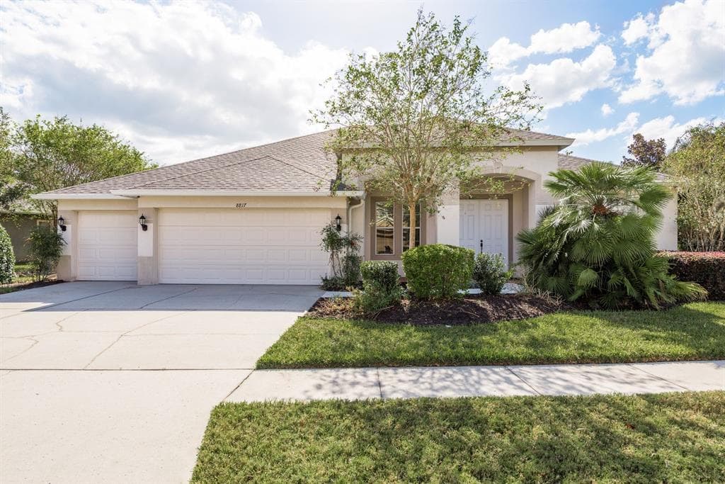 8817 CRYSTAL CREEK COURT LAND O LAKES, FL 34638
