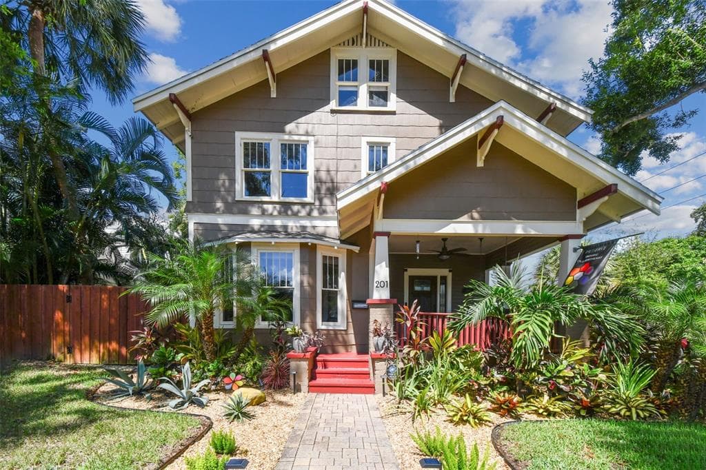 201 11TH AVENUE N ST PETERSBURG, FL 33701
