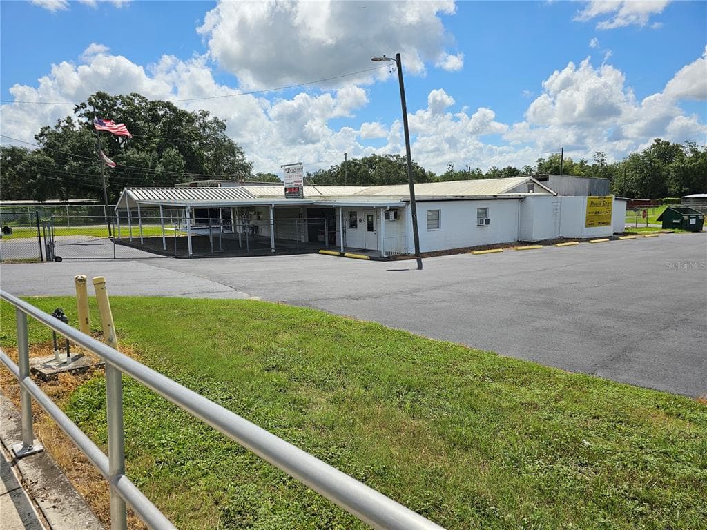 10909 E 92 HIGHWAY SEFFNER, FL 33584