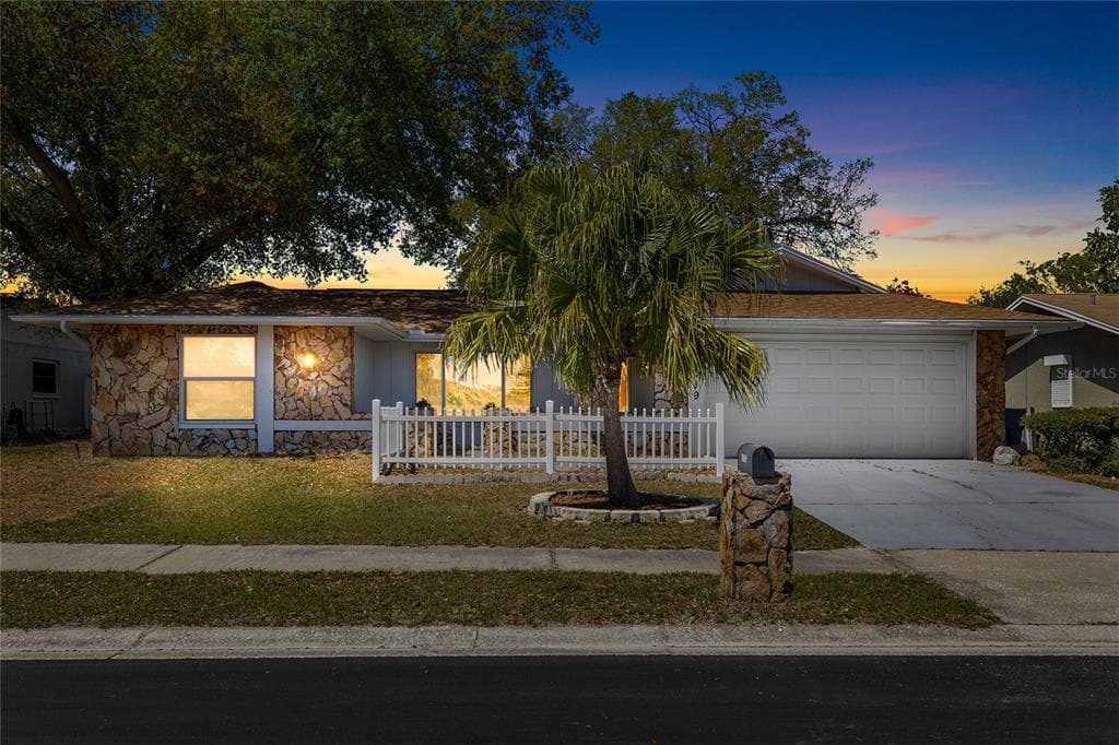 8019 CEDAR RUN DR PORT RICHEY, FL 34668