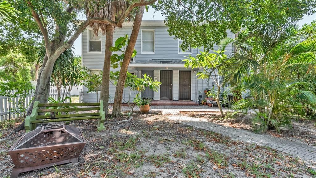 47 W TARPON AVENUE UNIT 4 TARPON SPRINGS, FL 34689
