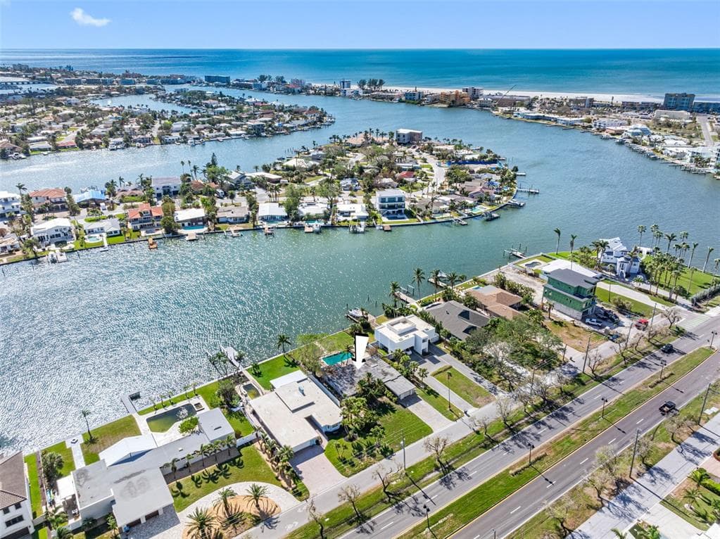7 TREASURE LANE TREASURE ISLAND, FL 33706