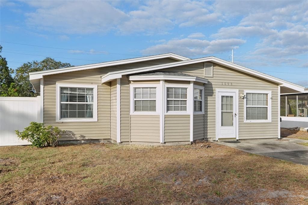1593 76TH AVENUE N ST PETERSBURG, FL 33702