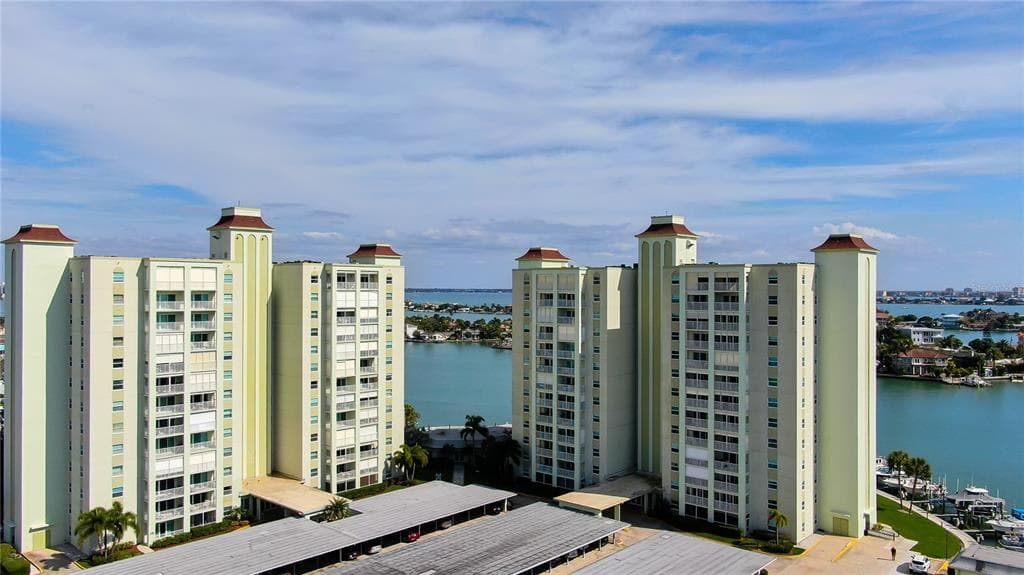 400 64 AVENUE UNIT 1207 ST PETE BEACH, FL 33706