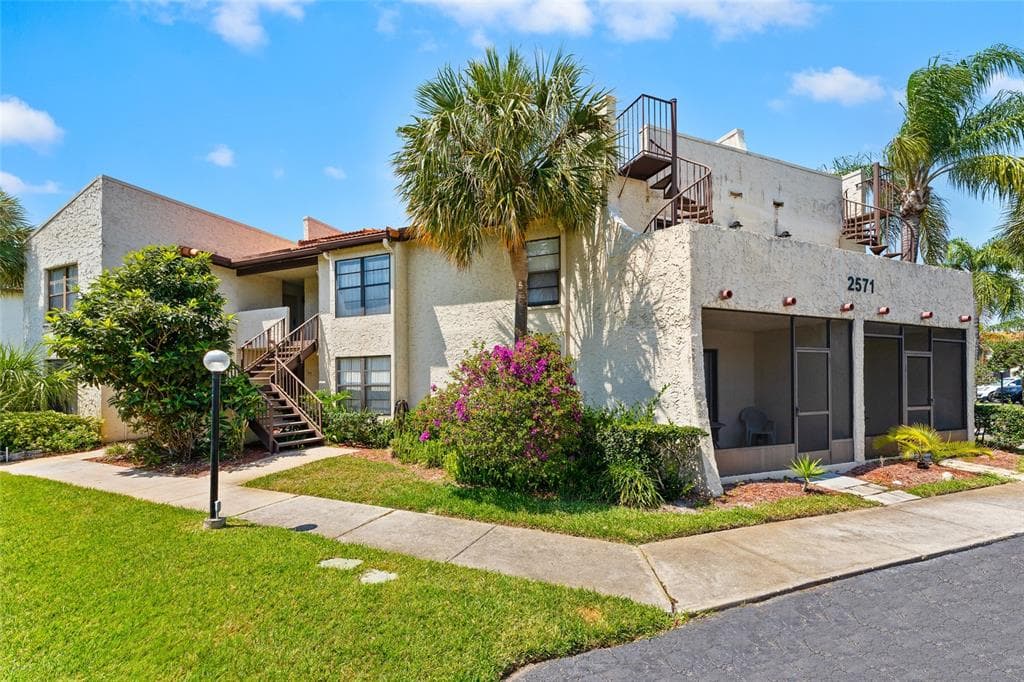 2571 CYPRUS DRIVE UNIT 1-101 PALM HARBOR, FL 34684
