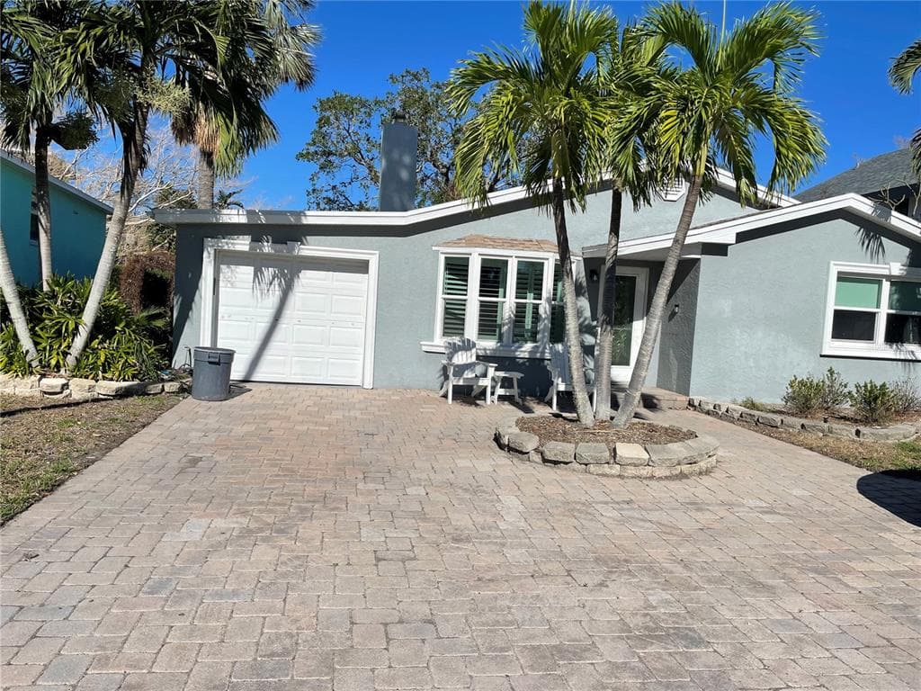 111 5TH ST BELLEAIR BEACH, FL 33786