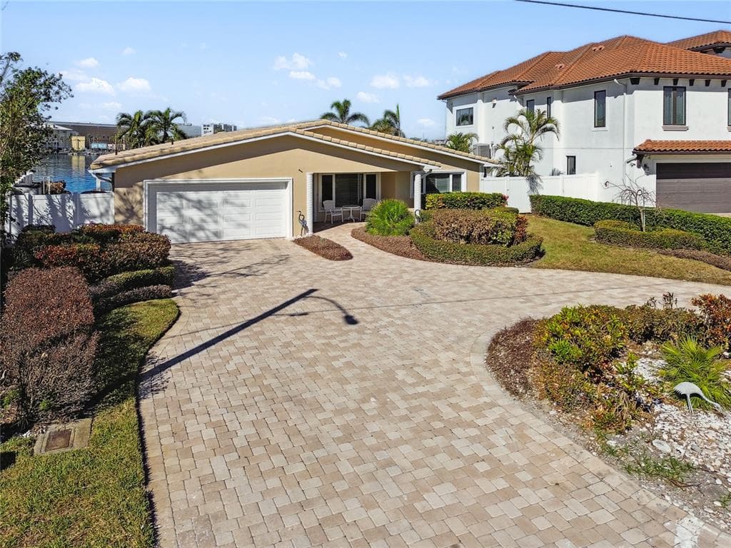 10208 TARPON DRIVE TREASURE ISLAND, FL 33706