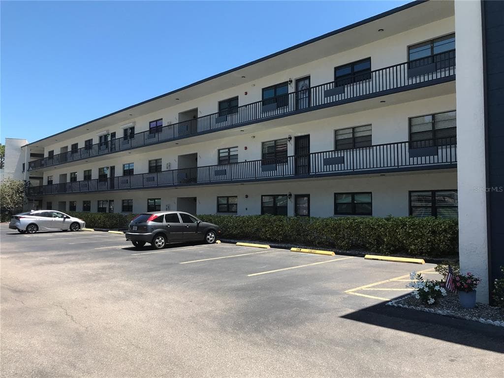 5990 TERRACE PARK DRIVE N UNIT 201 ST PETERSBURG, FL 33709