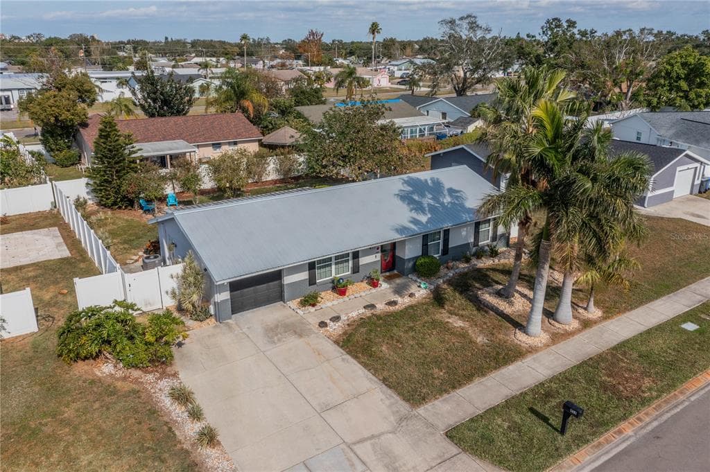 411 BUTTONWOOD COURT APOLLO BEACH, FL 33572