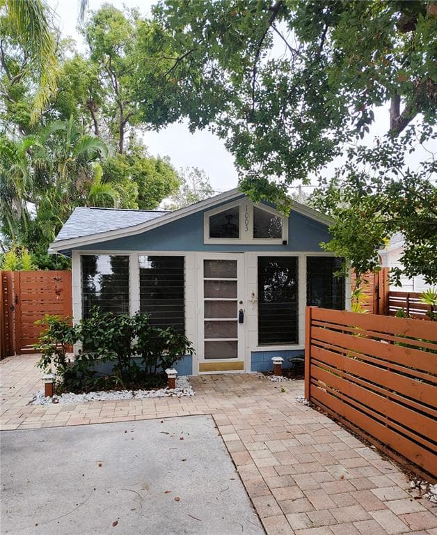 1003 PARK DR DUNEDIN, FL 34698