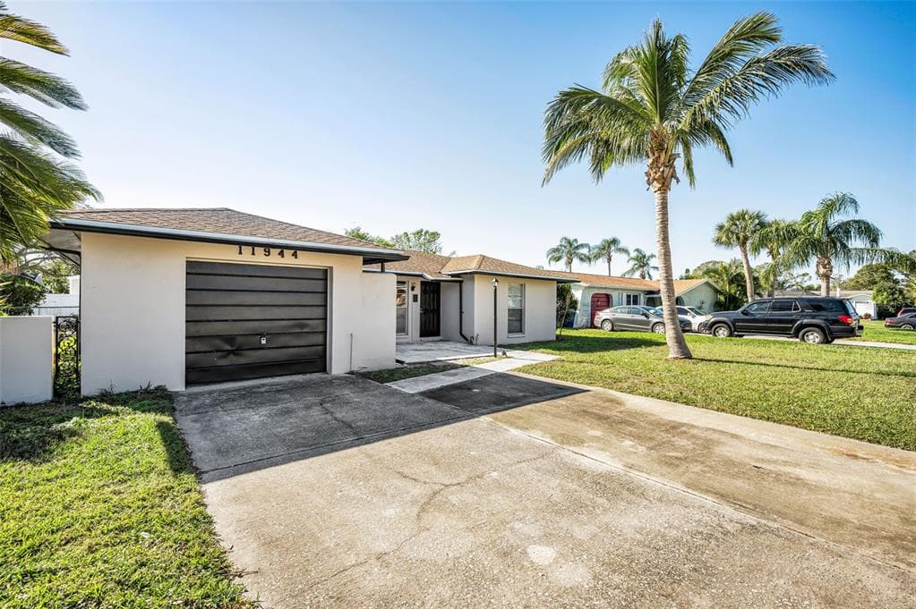 11944 ORANGE BLOSSOM DRIVE SEMINOLE, FL 33772