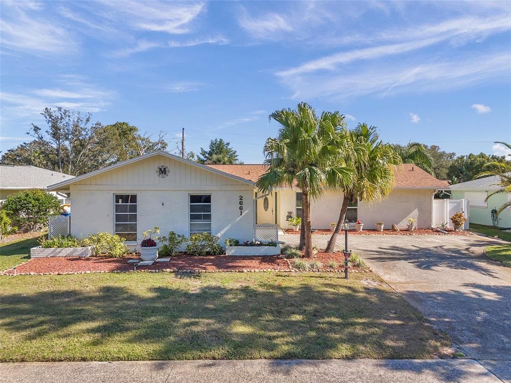 2661 PEACHTREE CIRCLE E CLEARWATER, FL 33761