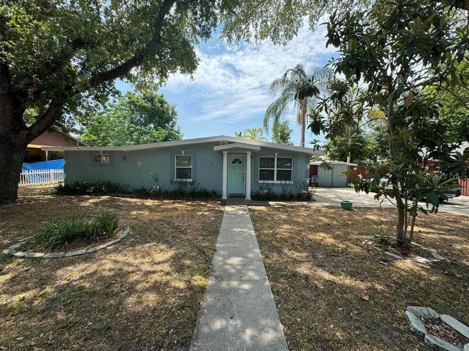 8726 N ORANGE PLACE TAMPA, FL 33617