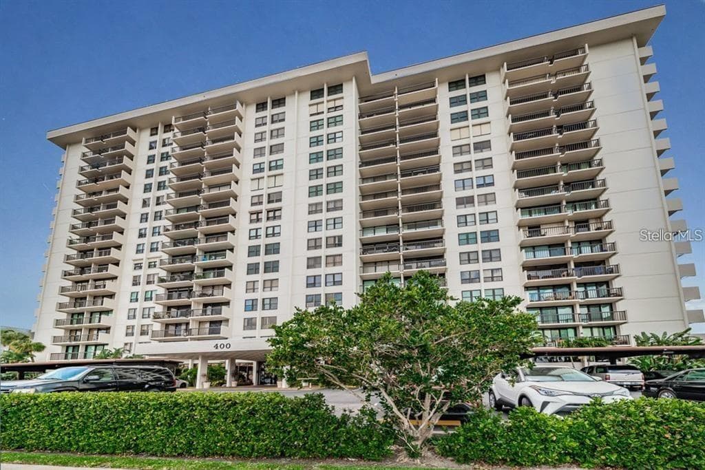 400 ISLAND WAY UNIT 401 CLEARWATER, FL 33767