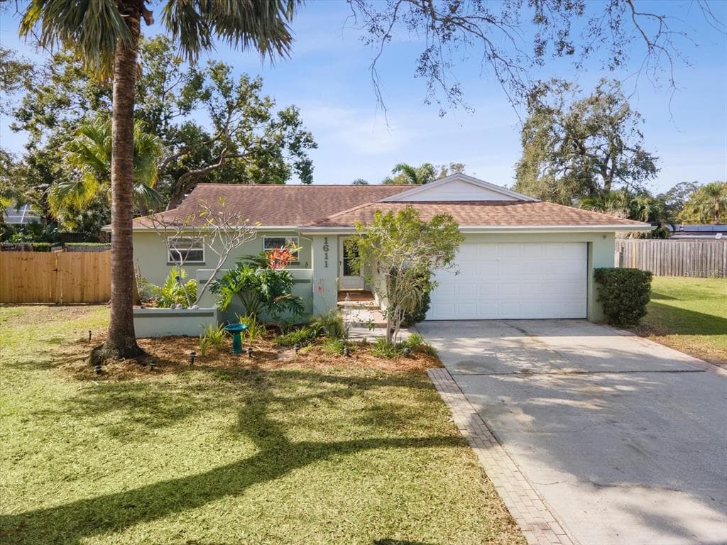 1611 BROOK DRIVE DUNEDIN, FL 34698