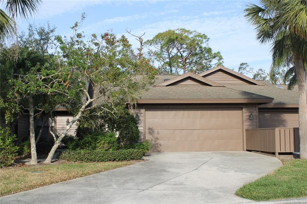 7108 SAINT ANDREWS LANE