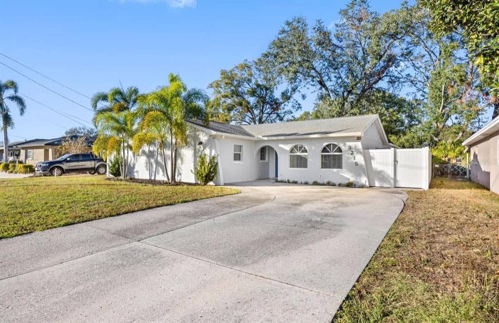 3215 W GROVE STREET TAMPA, FL 33614