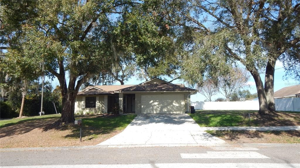 36150 PINE BLUFF LOOP DADE CITY, FL 33525