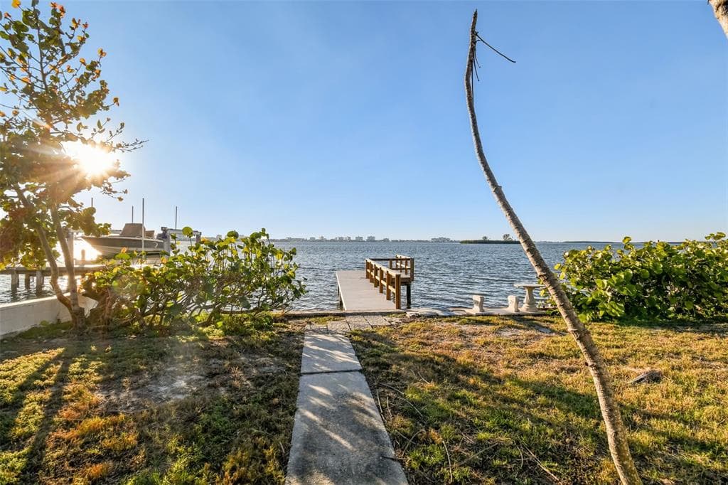 1836 VENETIAN POINT DRIVE