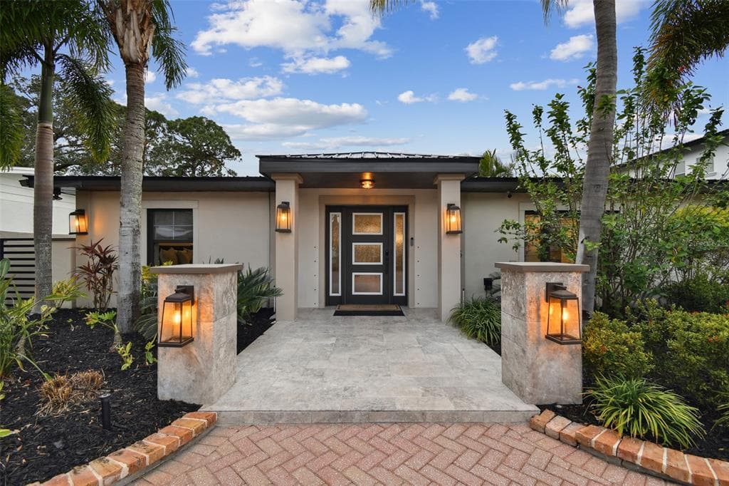 2115 S WEST SHORE BOULEVARD TAMPA, FL 33629