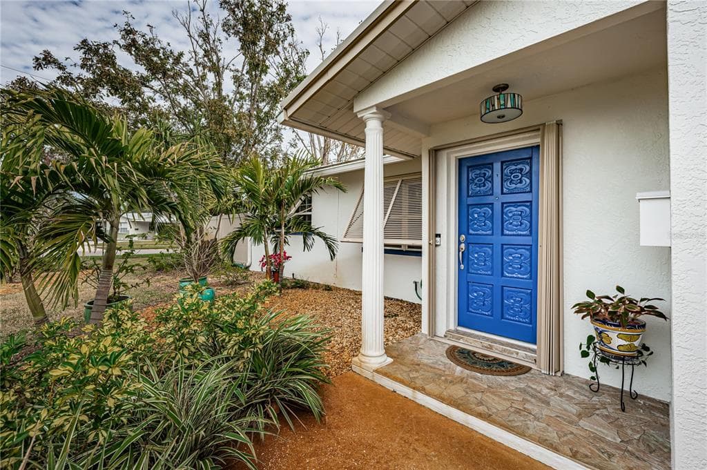 1295 56TH STREET N ST PETERSBURG, FL 33710