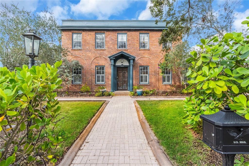 6095 2ND AVENUE S ST PETERSBURG, FL 33707