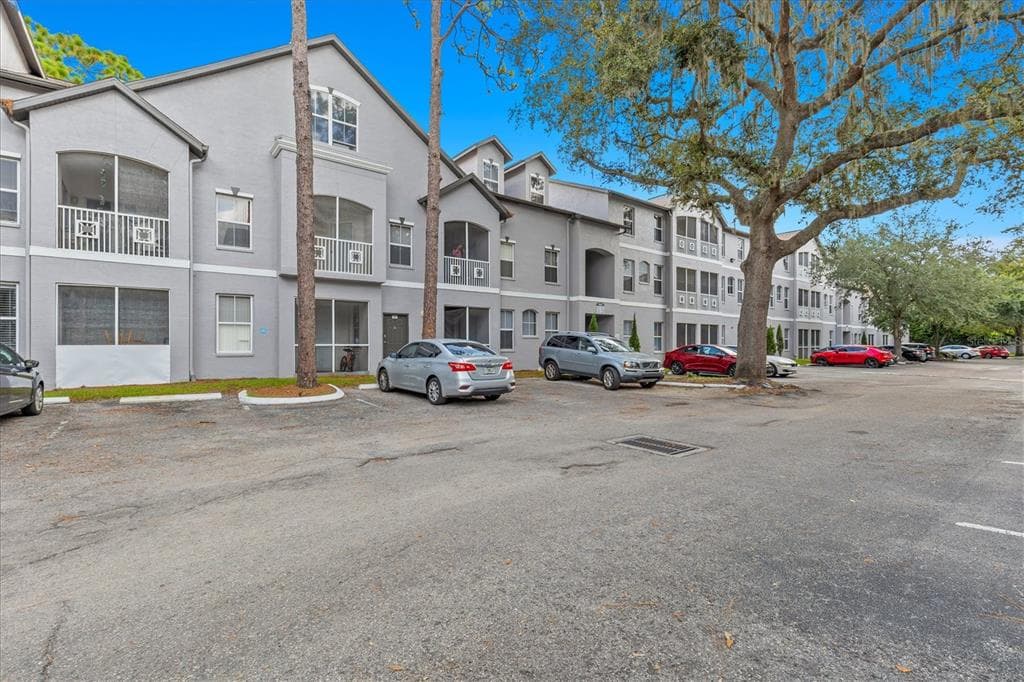 5041 SUNRIDGE PALMS DRIVE UNIT 103 TAMPA, FL 33617