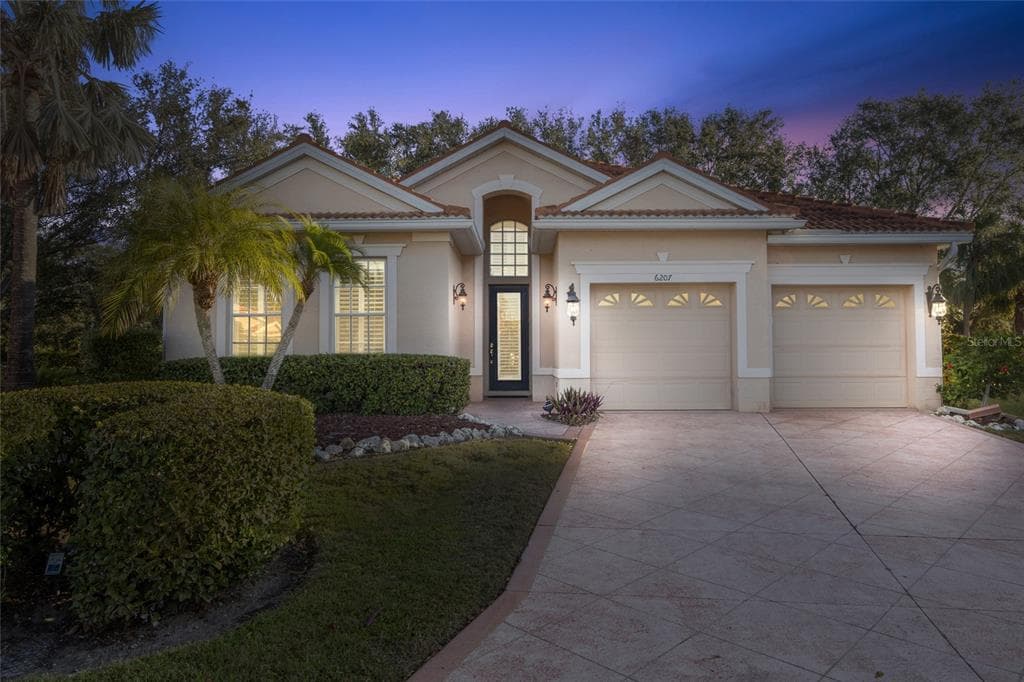 6207 SKYWARD COURT