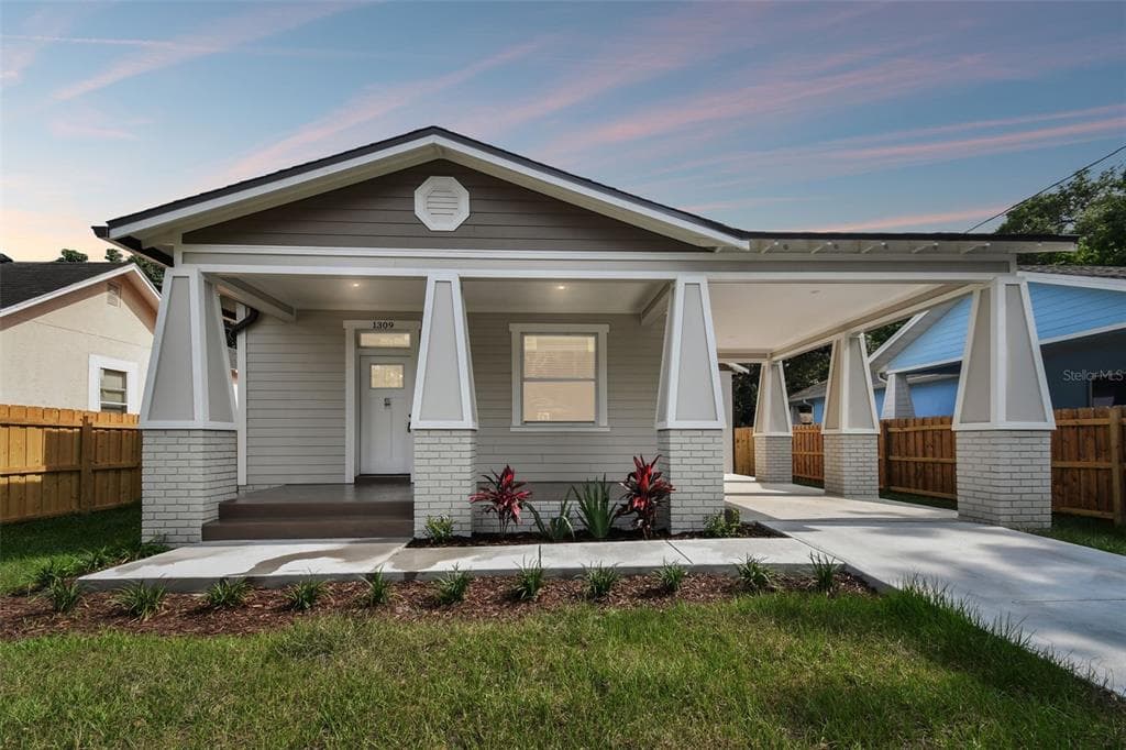 1309 E CAYUGA STREET N TAMPA, FL 33603