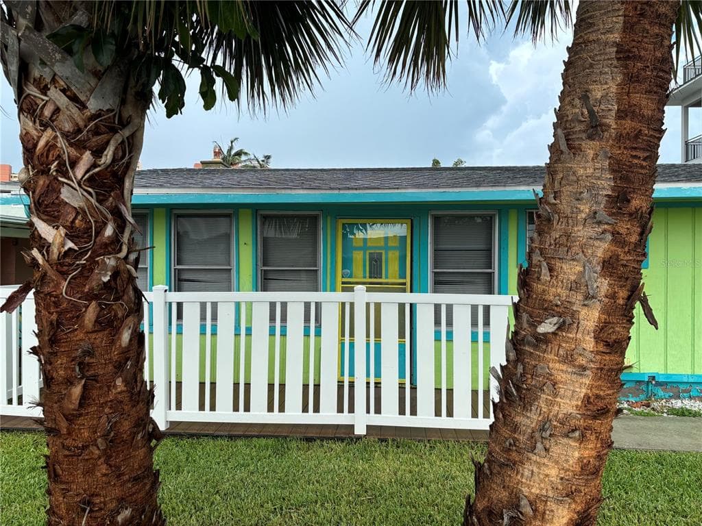 18006 4TH STREET E REDINGTON SHORES, FL 33708