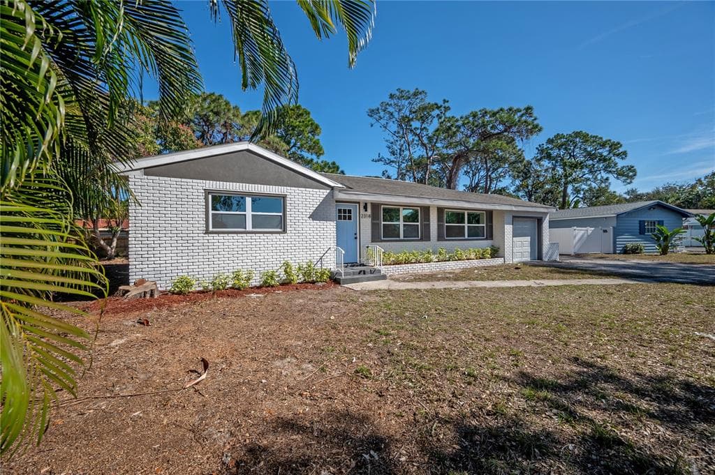 2318 GRANADA CIRCLE W ST PETERSBURG, FL 33712