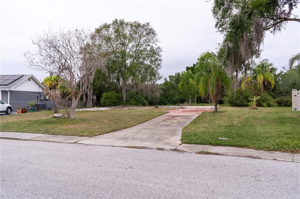 3645 GRAYTON DRIVE NEW PORT RICHEY, FL 34652