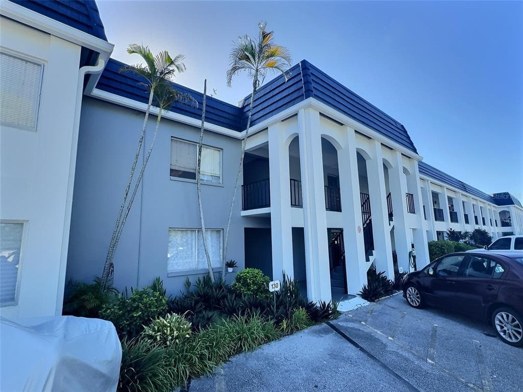8651 10TH STREET N UNIT 128 ST PETERSBURG, FL 33702