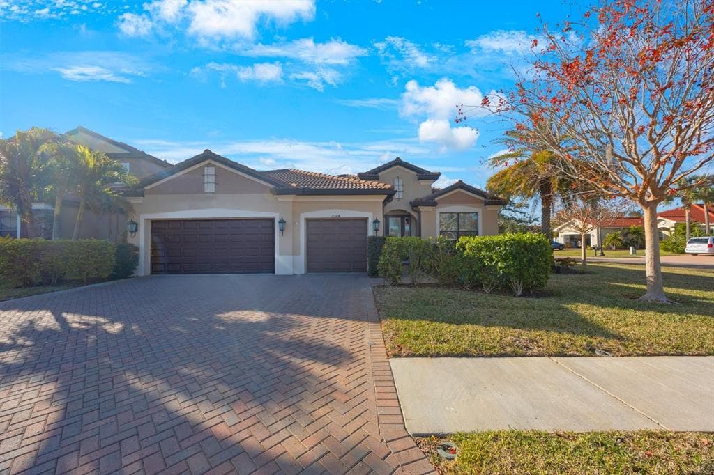 2564 GRAND CYPRESS BOULEVARD PALM HARBOR, FL 34684