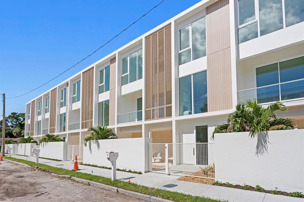 2702 N WOODROW AVENUE UNIT 2 TAMPA, FL 33602
