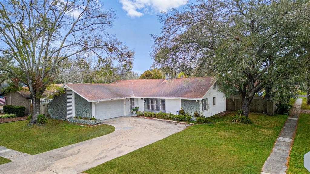1712 BLIND POND AVENUE LUTZ, FL 33549