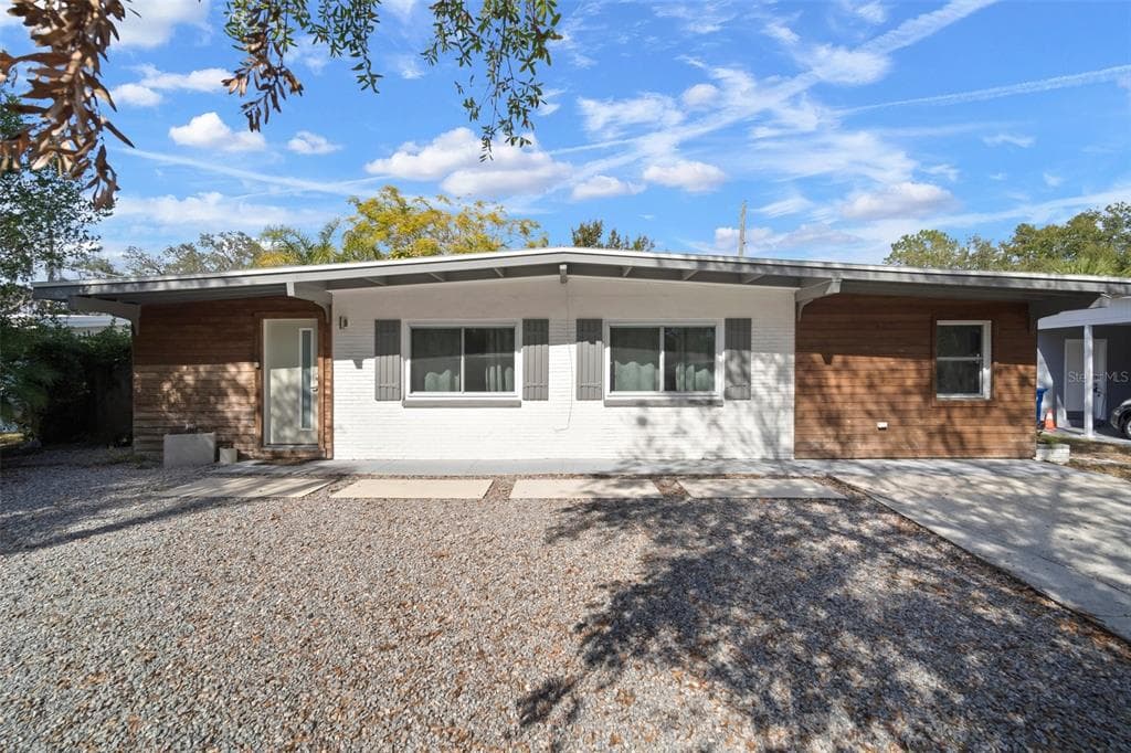 1916 E CLINTON STREET TAMPA, FL 33610