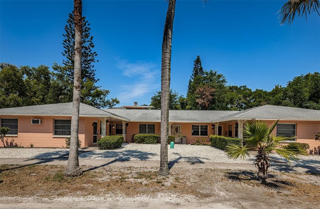 3025 54TH STREET S UNIT 4 GULFPORT, FL 33707