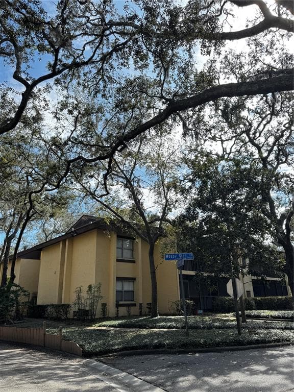 14115 MOSSY GLEN LANE UNIT 104G TAMPA, FL 33613