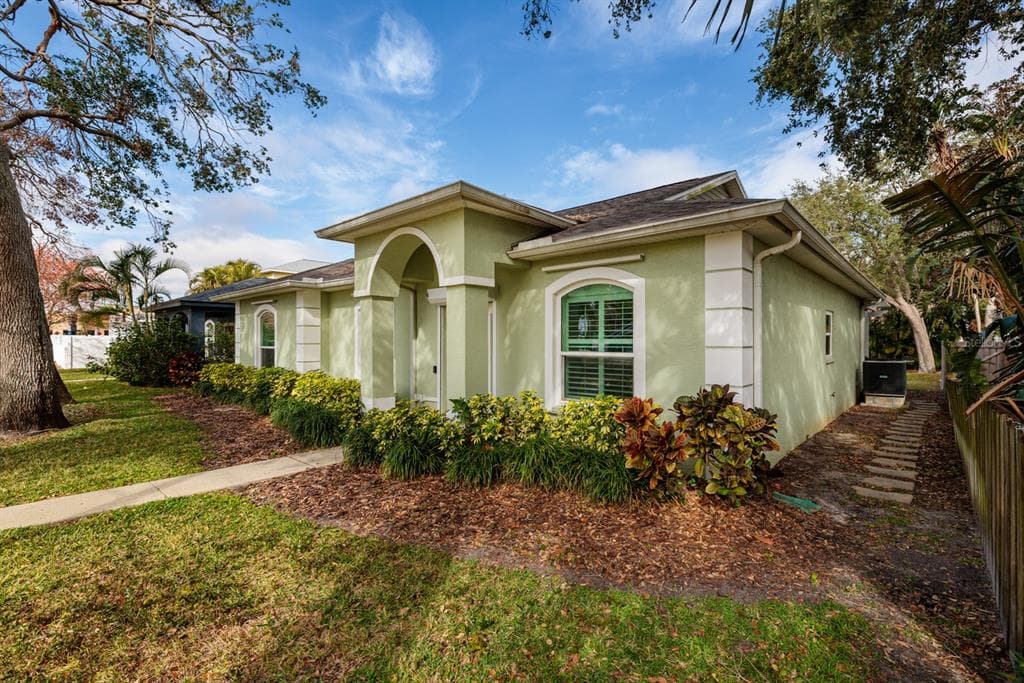 351 46TH AVENUE N ST PETERSBURG, FL 33703